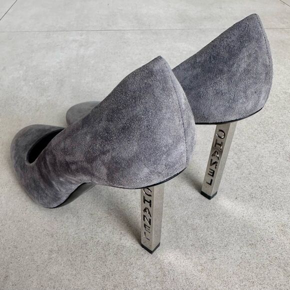 Chanel Logo Embossed Metallic High Heel Grey Suede Pumps EU 39 US 8-8.5 - Picture 4 of 13